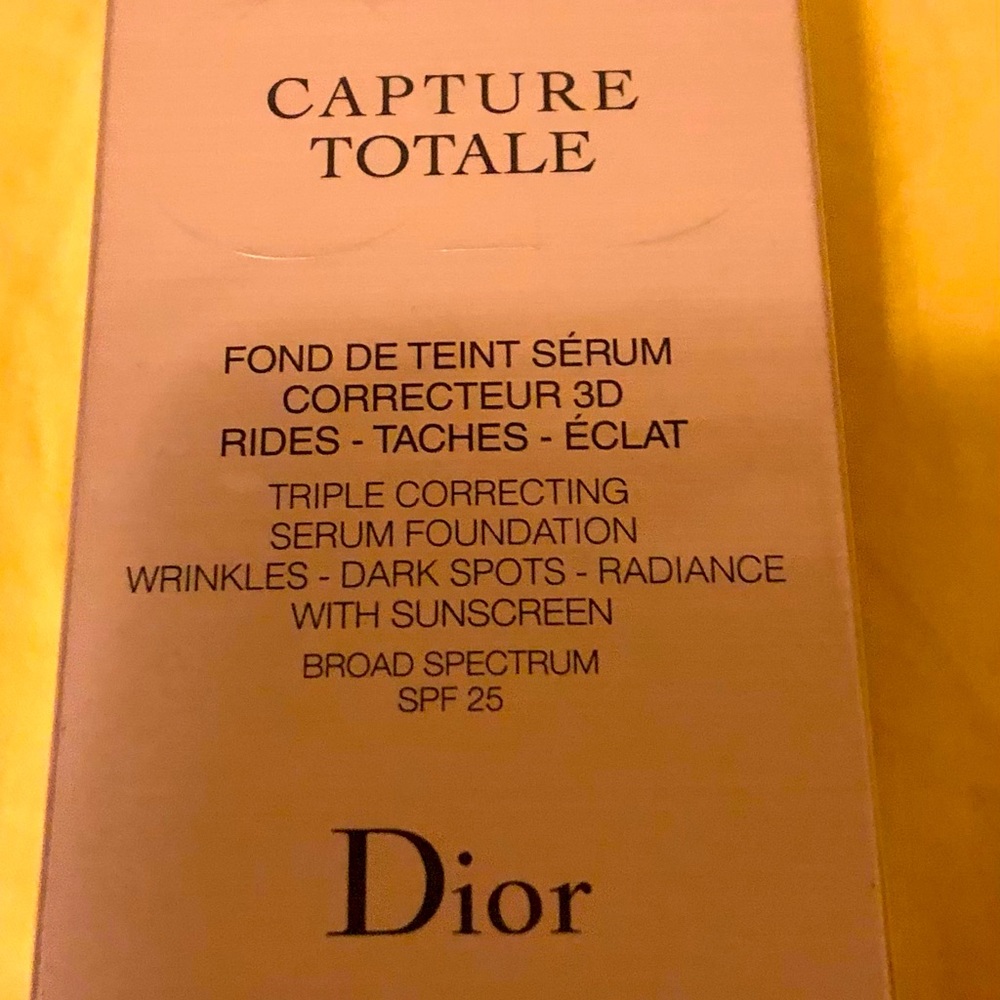 Dior Capture Totale in linen.